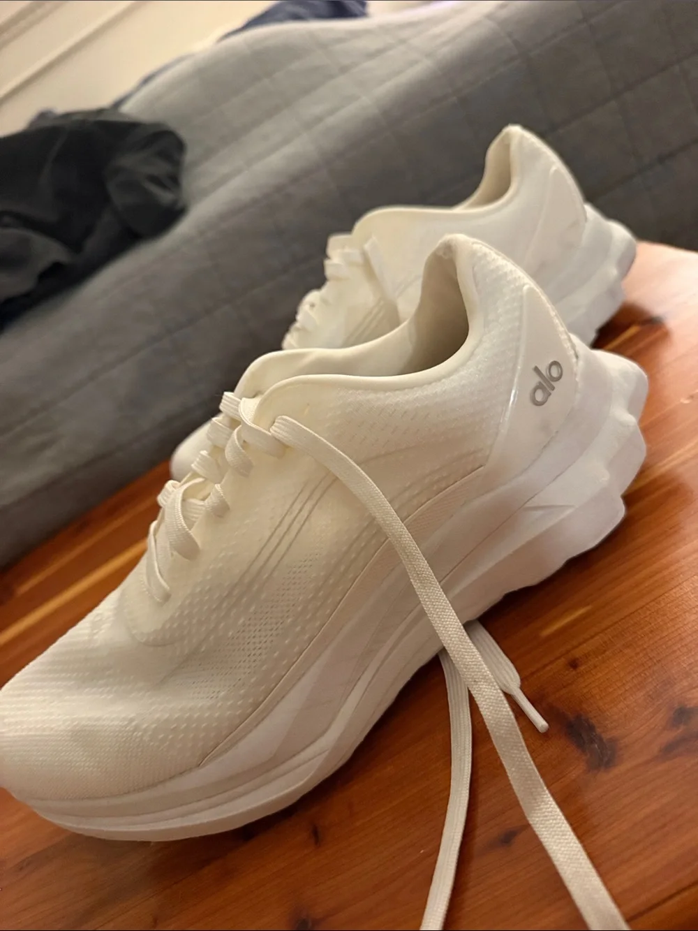 ALO Yoga lightweight knit